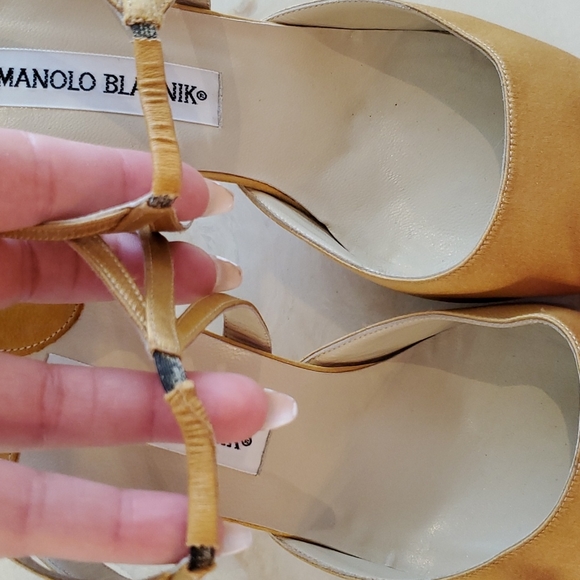 Authentic Manolo Blahnik Satin Heels 👠 - Picture 16 of 16